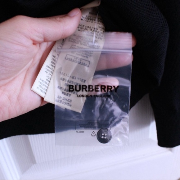 Burberry Uniform Button Front Black 100% Merino Wool Classic Cardigan - Picture 8 of 12